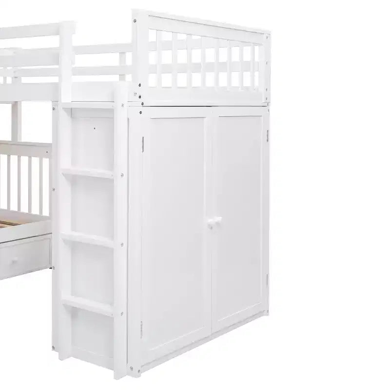 Letto a castello a L con due letti singoli sopra un letto matrimoniale, con armadio e scala in legno massello, con scrivania portatile