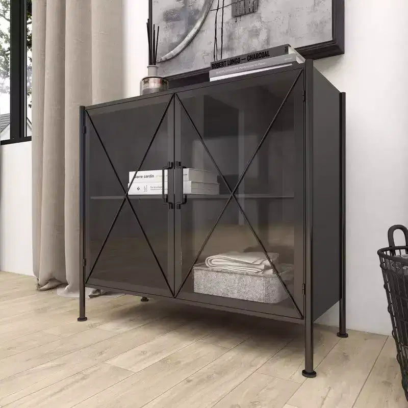 Armadietto industriale in metallo nero: nessun assemblaggio richiesto, telaio in ferro, design a traforo, include ferramenta antiribaltamento